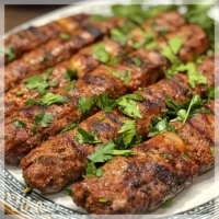Kebab de Carne Descubre su sabor irresistible hoy